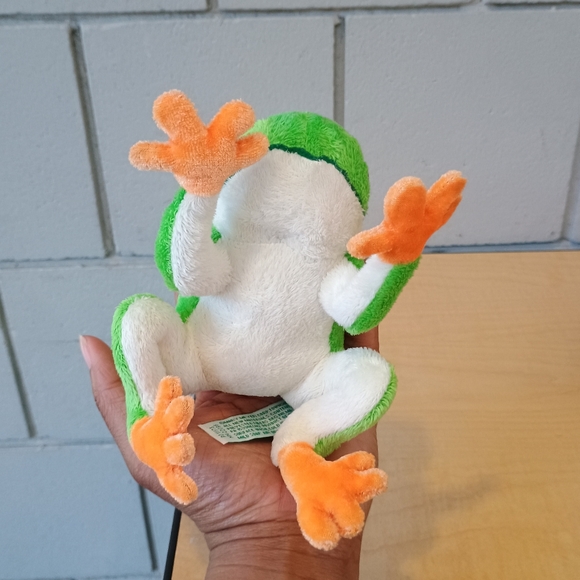 Mary Meyer Rainforest Alliance Green Realistic Tree Frog Plush - Picture 12 of 12